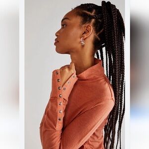 🕔 NWOT | We The Free | Willow Hemp | Mock‑Neck Button Sleeves | Terracotta | M/L